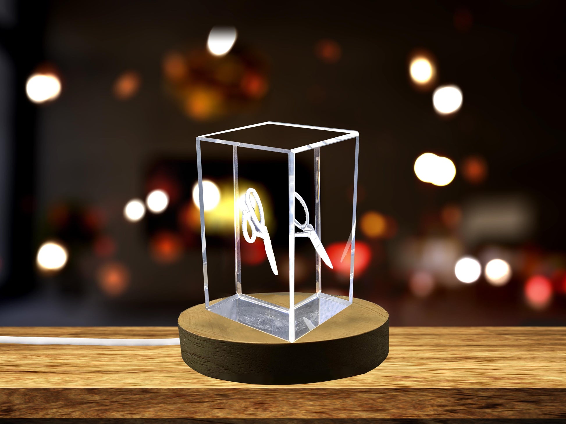 High-Quality Photo Printing & Personalized Gifts - Exquisite 3D Engraved Crystal Sculpture of Iconic Fabric Shears for Sewing Enthusiasts | FreezePIX